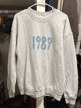 Taylor Swift 1989 crewneck